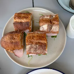 바통 리뷰 사진