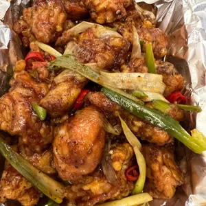 BBQ치킨 빌리지 사진