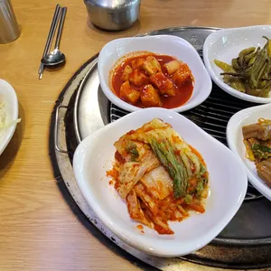 흥부골숯불돼지왕갈비 사진