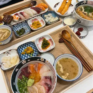 바를정찬 사진