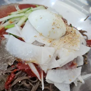 왕세숫대야냉면 사진