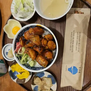 치히로 대표 사진