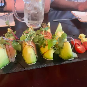 어텐션 사진
