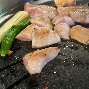 고기굽는남자 사진
