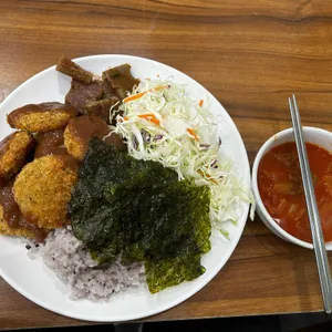 행운한식뷔페 사진