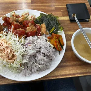 행운한식뷔페 사진