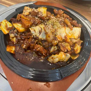솥뚜껑오리주물럭 사진