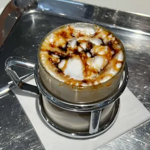 오버트 사진