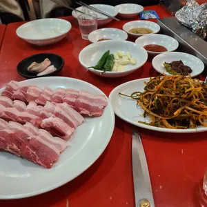 홍지로스 사진