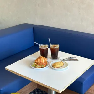 김성민커피 브라운 사진