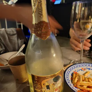 금토일샴페인빠 사진