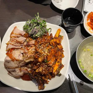 더만족 광양용강점 사진