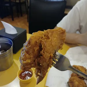 깐부치킨 사진