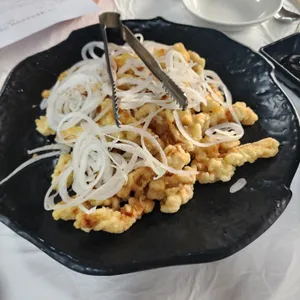 등천홍 사진