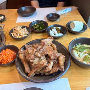 명동돼지한마리 사진