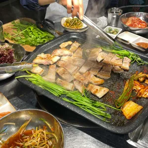 미나리삼겹살 사진