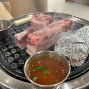 강씨목삼 사진