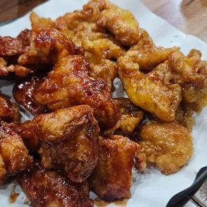 교촌치킨 사진