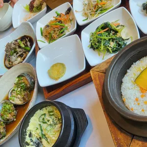 전복과돌솥밥 사진