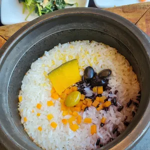 전복과돌솥밥 사진
