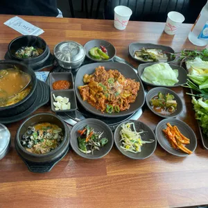 장수우렁쌈밥 사진