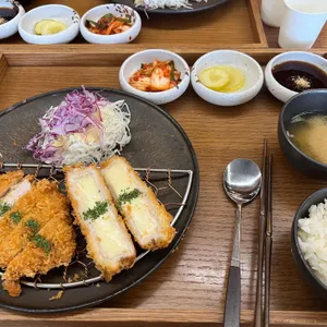 수작카츠 프리미엄 사진