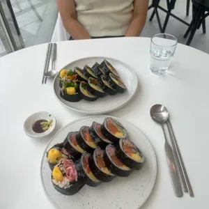 이오김밥 사진