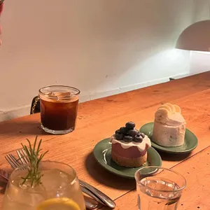 얼스어스 리뷰 사진