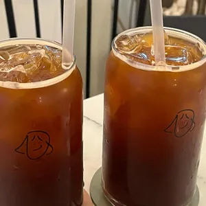 플로레스 테이블 사진