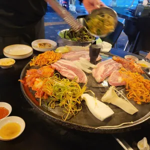 왕솥뚜껑 삼겹살 사진