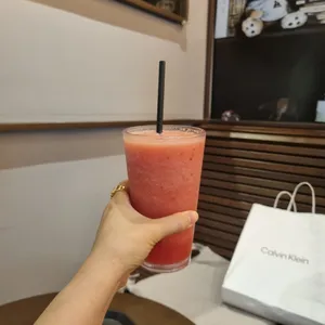 조앤더주스 사진