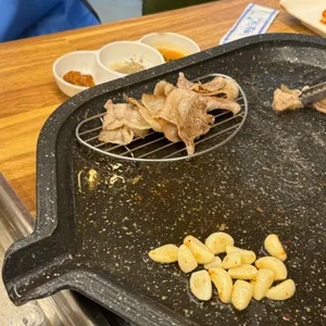 토지김치찌개 삼겹살 사진