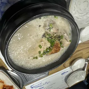 금송오리와삼계탕 사진