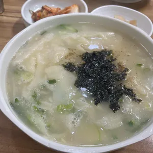 엄지손칼국수 사진