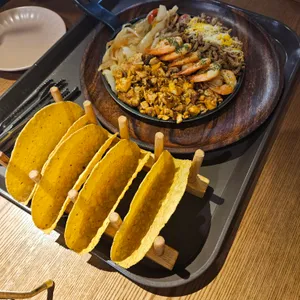 이터스 사진