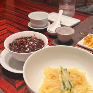 홍연 사진