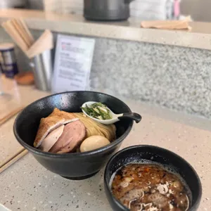 윤멘 사진
