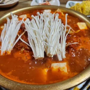 꿀돼지 김치찌개 사진