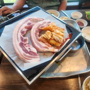 보물촌꺼먹돼지 대표 사진