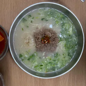 동일옥 사진