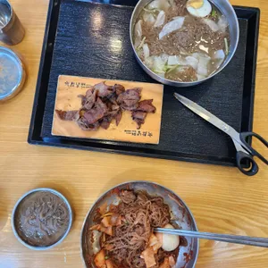 육쌈냉면 사진