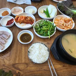 가야공원 돼지국밥 사진