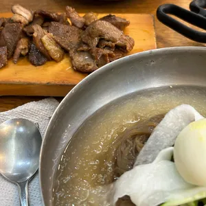 육쌈냉면 사진