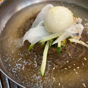 육쌈냉면 사진