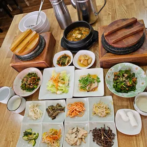 어울림돌솥밥 사진
