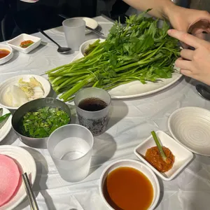 풀뜯는돼지 사진
