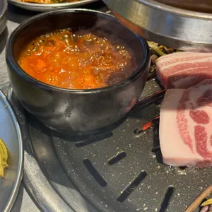 바다를 본 돼지 사진