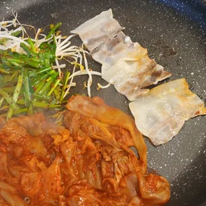 창영이 부추 냉삼&국수집 사진