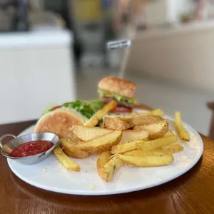 파네룬 사진