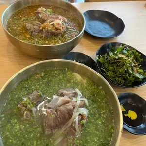 뼈대있는 칼국수 사진